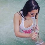 Weed love to get you wet! #weedhitit Hot tub an bong hits!! Model: @nicoleannelavelle…